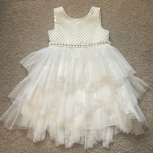 Girls Size 5 Beautiful Dress - excellent condition